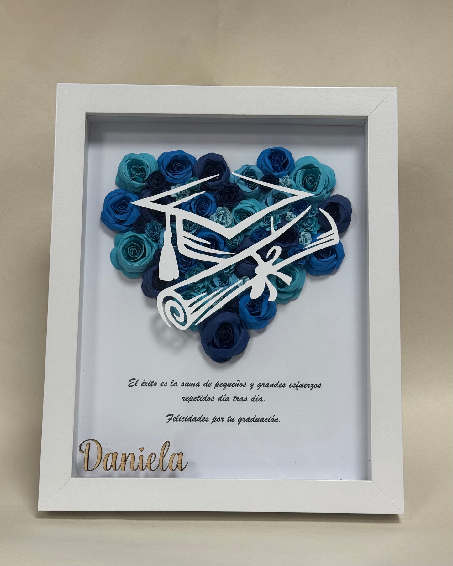 Marco Shadow Personalizado con Corazón de Flores (28x23cm)
