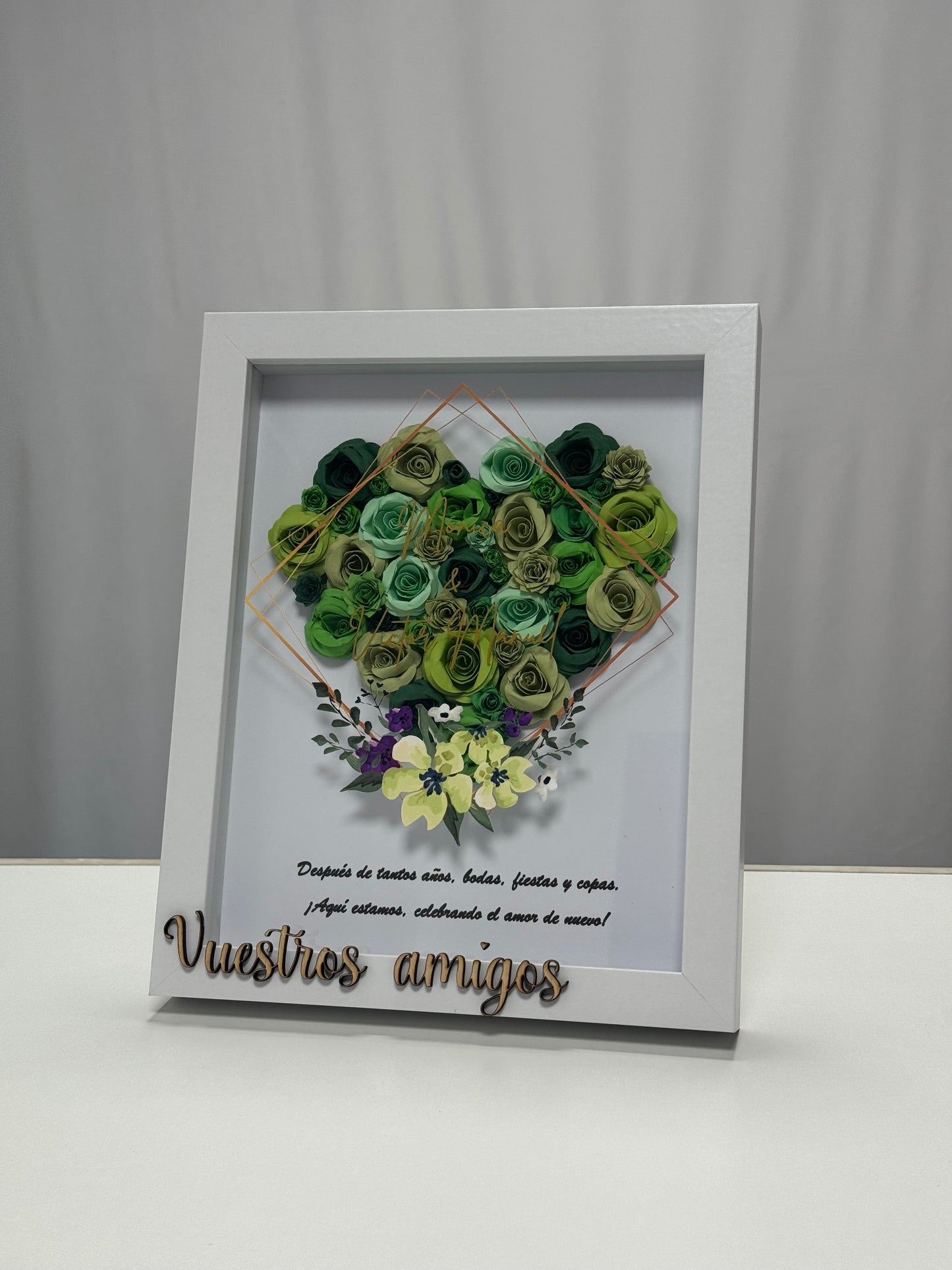 Marco Shadow Personalizado con Corazón de Flores (28x23cm)